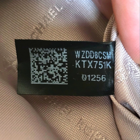 ❤️ Micheal Kors Jet Set Large Saffiano Leather Shoulder Bag EUC - Picture 8 of 10